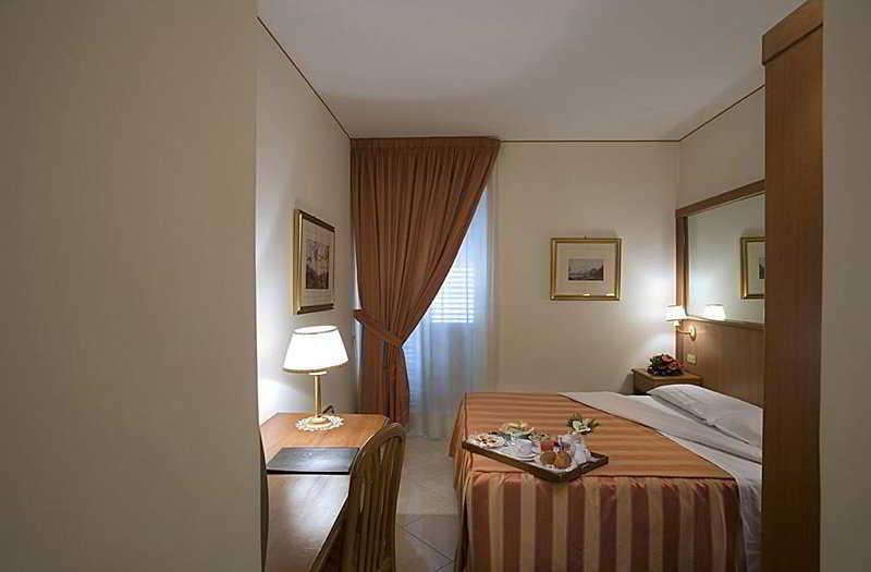 Hotel San Giorgio Nápoles Habitación foto
